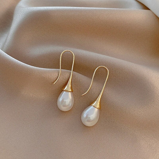 Hanging Pearl Earrings